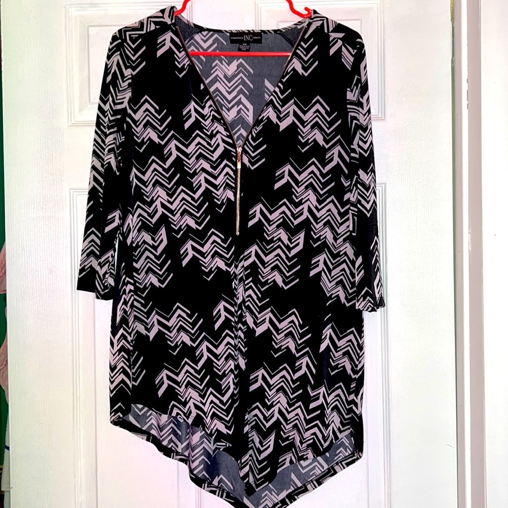 INC Black Shirt White Zig Zag Pattern 3/4 sleeve Size M